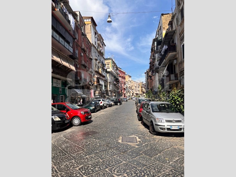 Trilocale in Vendita a Napoli, 159'000&euro;, 85 m²