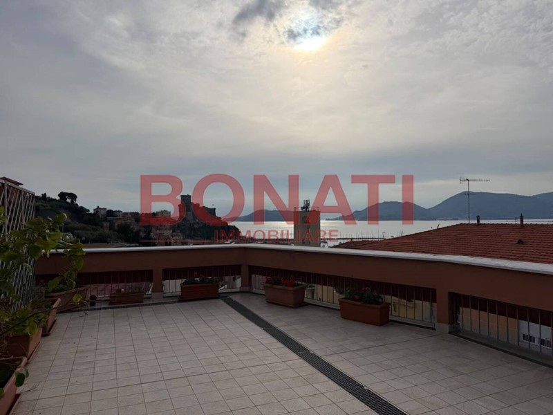 Quadrilocale in Affitto a Lerici, zona Centro, 2'000&euro;, 85 m², arredato