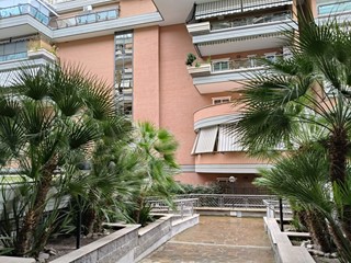 Monolocale in Affitto a Roma, 1'000&euro;, 47 m², arredato, con Box