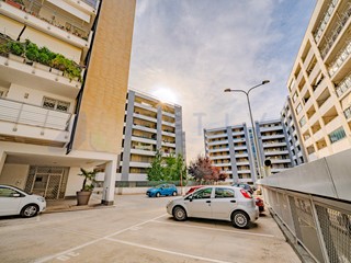 Monolocale in Vendita a Roma, 160'000&euro;, 38 m², con Box