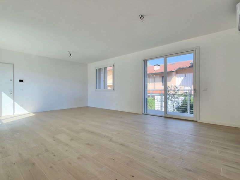 Trilocale in Vendita a Rezzato, 312'000&euro;, 125 m², con Box
