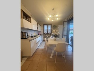 Trilocale in Affitto a Seregno, zona San Carlo, 900&euro;, 65 m², arredato
