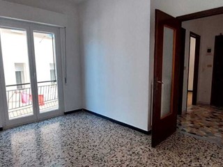 Quadrilocale in Vendita a Imperia, zona Porto Maurizio, 145'000&euro;, 80 m²