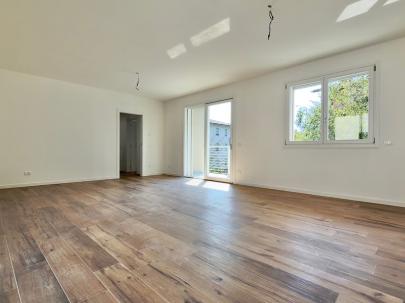 Quadrilocale in Vendita a Rezzato, 330'000&euro;, 133 m², con Box