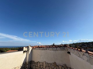 Appartamento in Vendita a Aci Catena, 149'000&euro;, 162 m², con Box
