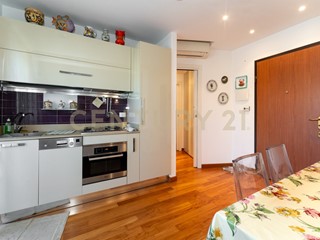 Bilocale in Vendita a Catania, 198'000&euro;, 59 m², con Box