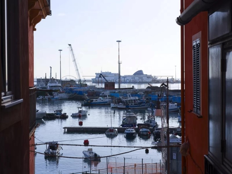 Monolocale in Affitto a Salerno, zona VIA BENEDETTO CROCE, 450&euro;, 25 m², arredato