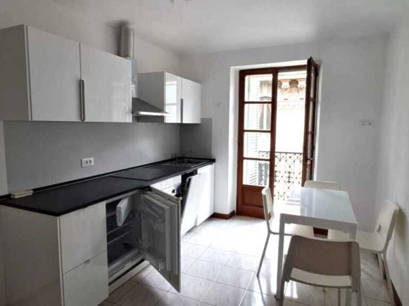Bilocale in Vendita a Torino, zona San Secondo, 130'000&euro;, 50 m², arredato