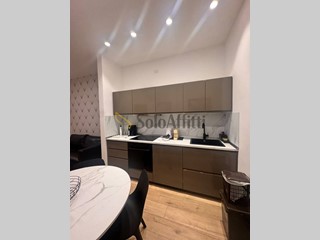 Trilocale in Affitto a Pescara, zona Piazza Salotto, 1'000&euro;, 70 m², arredato