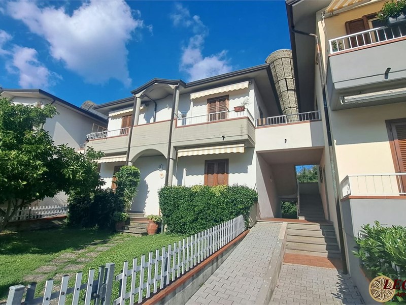 Appartamento in Vendita a Villafranca in Lunigiana, 120'000&euro;, 95 m²