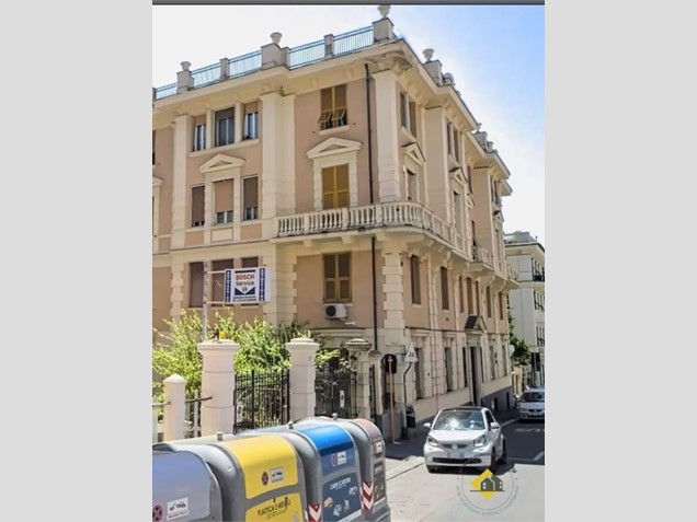 Appartamento in Vendita a Genova, 288'563&euro;, 190 m²