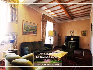 Appartamento in Vendita a Vinci, 250'000&euro;, 315 m², con Box
