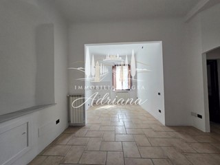 Quadrilocale in Vendita a Siena, 285'000&euro;, 90 m²