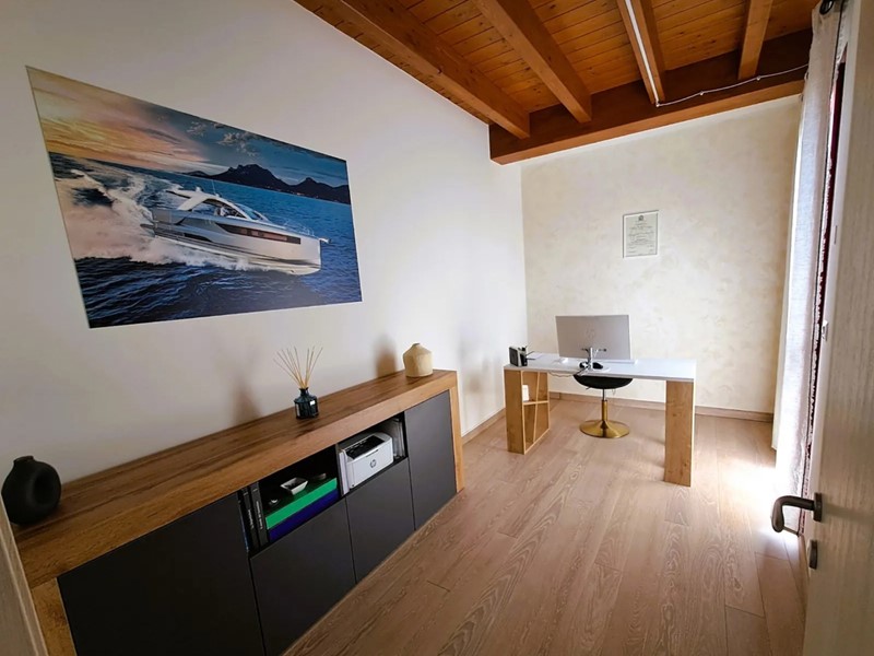 Appartamento in Vendita a Camaiore, zona Capezzano Pianore, 389'000&euro;, 94 m²