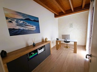 Appartamento in Vendita a Camaiore, zona Capezzano Pianore, 389'000&euro;, 94 m²