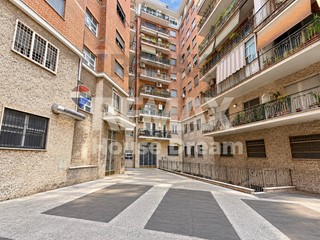 Trilocale in Vendita a Roma, 360'000&euro;, 104 m²
