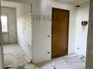 Trilocale in Vendita a Pero, 239'000&euro;, 67 m², con Box