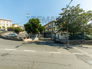 Appartamento in Vendita a Sant'Agata li Battiati, 142'000&euro;, 135 m²