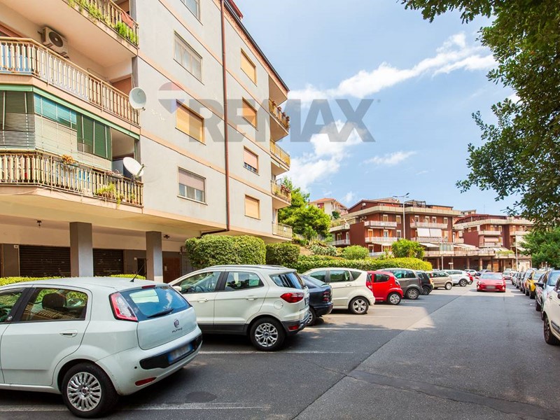 Quadrilocale in Vendita a Gravina di Catania, 121'000&euro;, 95 m²