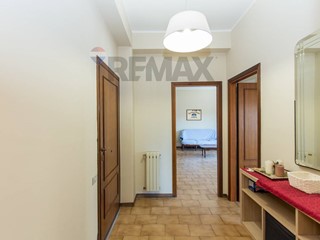 Appartamento in Vendita a Belpasso, 145'000&euro;, 200 m², con Box