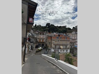 Quadrilocale in Vendita a Caronia, 45'000&euro;, 102 m²