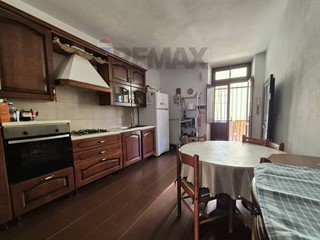 Appartamento in Vendita a Torino, 126'000&euro;, 82 m²