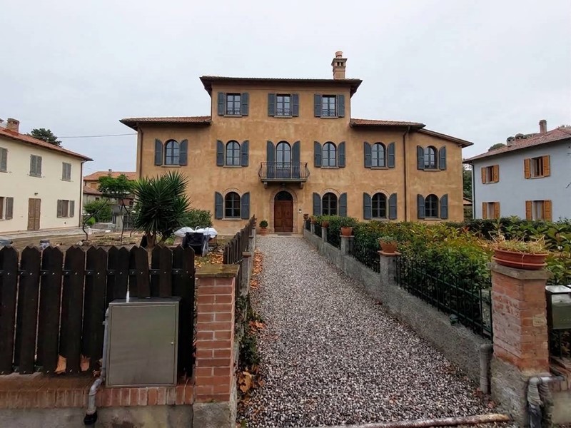 Quadrilocale in Vendita a Rosignano Marittimo, 111'000&euro;, 104 m²
