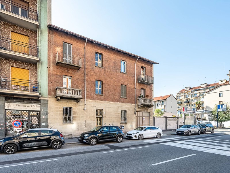 Appartamento in Vendita a Torino, 185'000&euro;, 139 m²