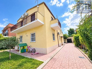 Trilocale in Vendita a Roma, 235'000&euro;, 83 m²