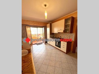 Bilocale in Vendita a Pomezia, 89'000&euro;, 50 m², con Box