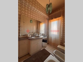 Quadrilocale in Affitto a Reggio Calabria, 550&euro;, 158 m², arredato