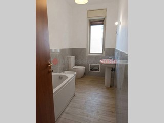 Appartamento in Affitto a Siracusa, 700&euro;, 190 m²