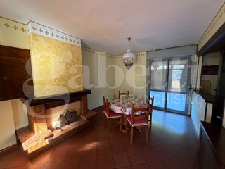 Quadrilocale in Vendita a Terni, 110'000&euro;, 100 m², con Box