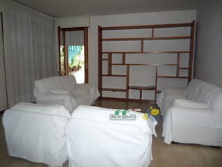 Trilocale in Affitto a Parma, 1'200&euro;, 130 m², arredato, con Box