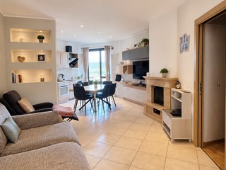 Quadrilocale in Vendita a Rapolano Terme, zona Serre Di Rapolano, 119'000&euro;, 65 m², con Box