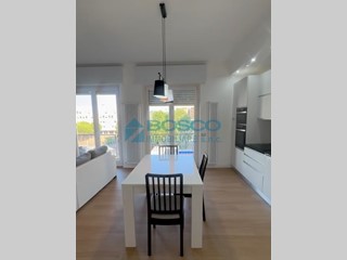 Appartamento in Affitto a La Spezia, zona Ospedale, 1'500&euro;, 110 m², arredato