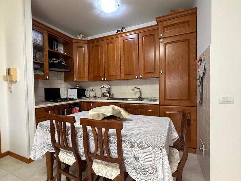 Trilocale in Vendita a Perugia, 120'000&euro;, 73 m², con Box