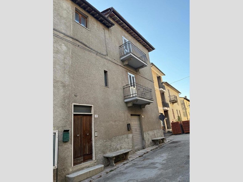 Trilocale in Vendita a San Venanzo, 68'000&euro;, 65 m²