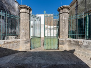 Appartamento in Vendita a Carpignano Salentino, 150'000&euro;, 215 m²
