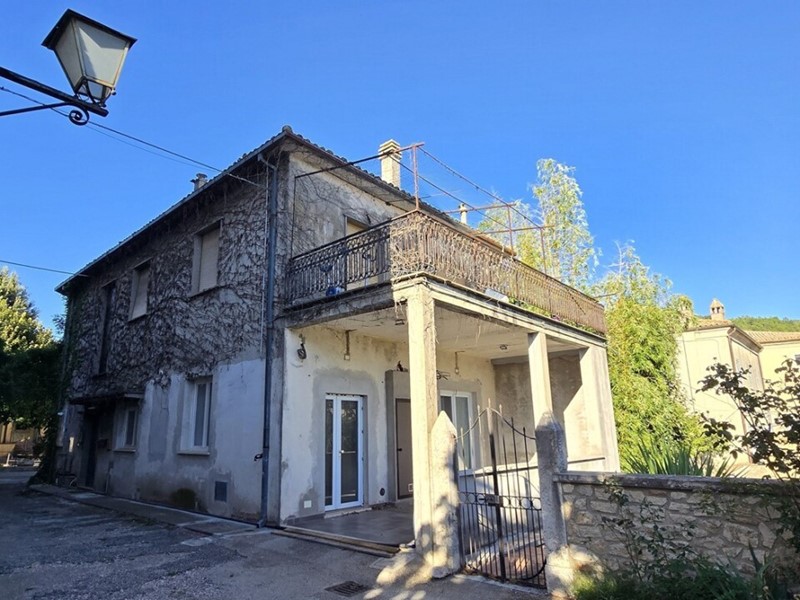 Appartamento in Vendita a Guardea, 89'000&euro;, 182 m²