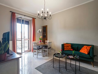 Bilocale in Vendita a Torino, zona Nizza Millefonti, 129'000&euro;, 68 m², arredato
