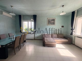 Appartamento in Affitto a Rimini, zona Marebello, 1'100&euro;, 100 m², arredato, con Box
