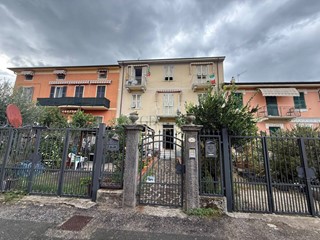 Appartamento in Vendita a La Spezia, zona Periferia EST, 190'000&euro;, 95 m²