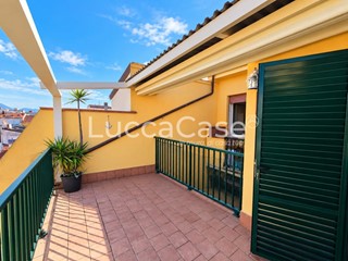 Quadrilocale in Vendita a Viareggio, 240'000&euro;, 69 m², arredato
