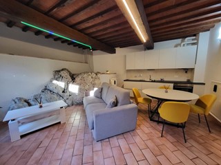 Trilocale in Affitto a Vicopisano, zona San Giovanni Alla Vena, 680&euro;, 80 m², arredato