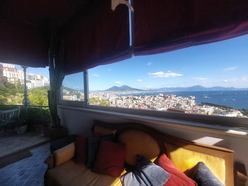 Appartamento in Affitto a Napoli, 4'500&euro;, 250 m²