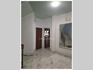 Appartamento in Affitto a Salerno, 700&euro;, 67 m²