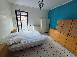 Appartamento in Vendita a Napoli, 255'000&euro;, 130 m², con Box