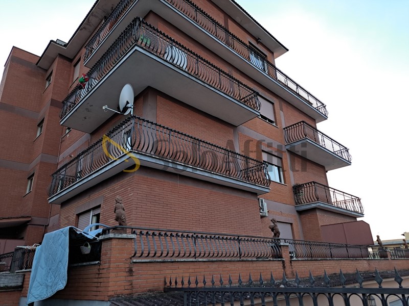 Quadrilocale in Affitto a Roma, 1'000&euro;, 140 m²