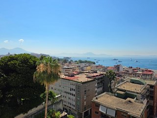 Appartamento in Affitto a Napoli, zona Chiaia, 3'500&euro;, 130 m²